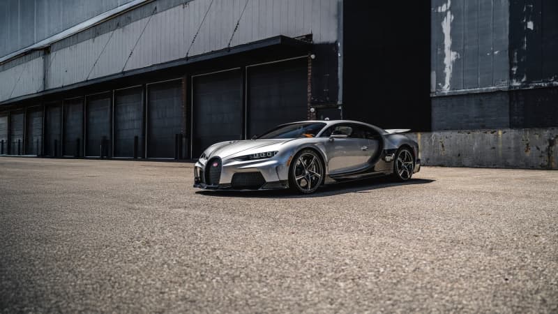 Bugatti Chiron Super Sport Outdoor Wallpaper