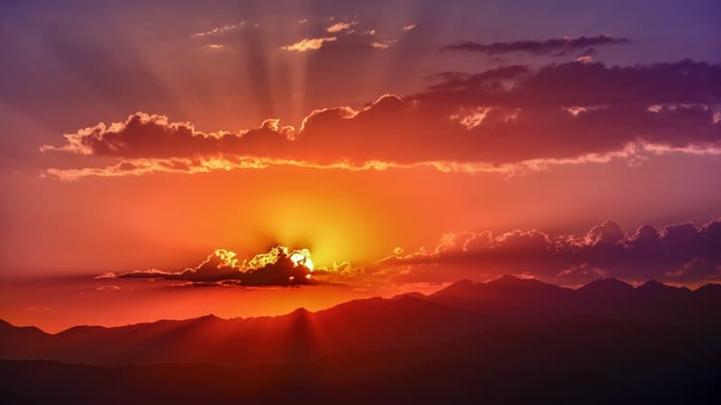 Golden hour Dramatic sky Wallpaper