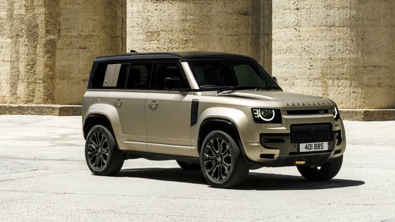Land Rover Defender OCTA 2025 Wallpaper
