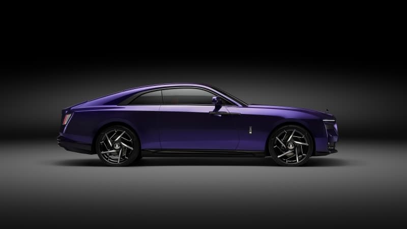 Rolls-Royce Black Badge Spectre Luxury EV Wallpaper