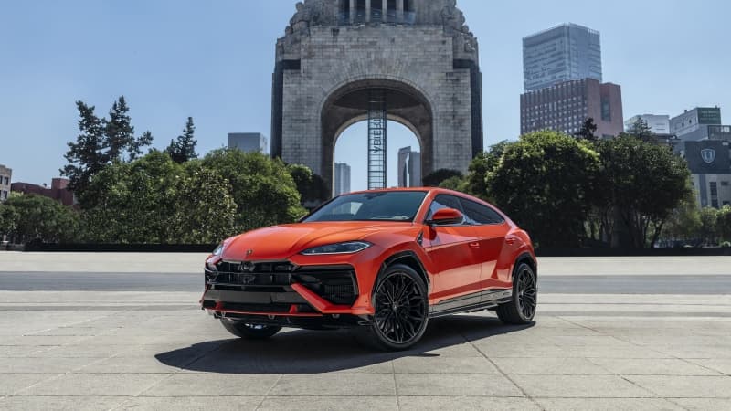 Lamborghini Urus SE Mexico Wallpaper