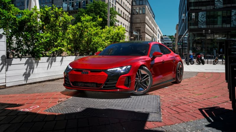Audi RS e-tron GT Urban Wallpaper