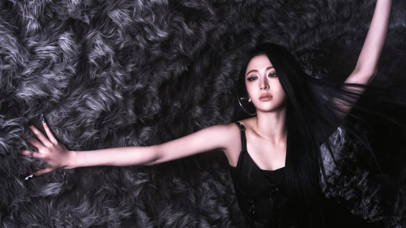 Huh Yunjin Hot Wallpaper
