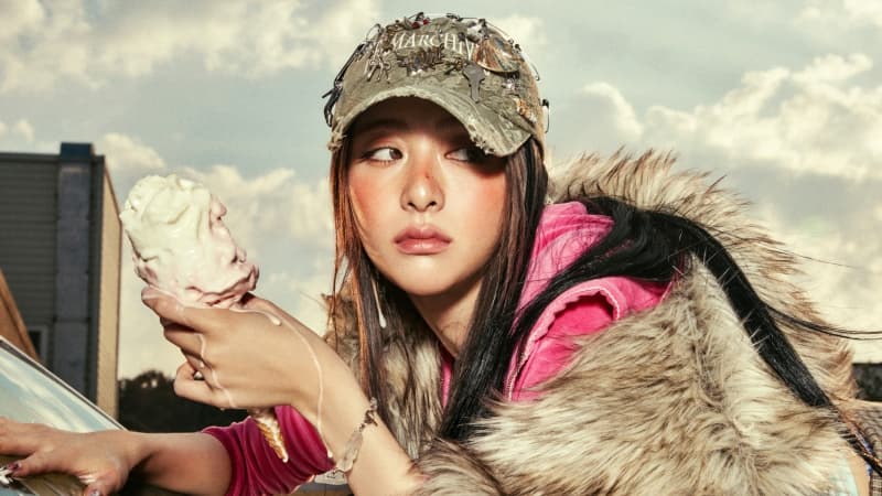 Huh Yunjin Hot (LE SSERAFIM) Wallpaper
