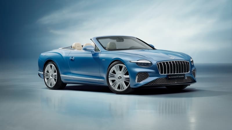 Bentley Continental GT Azure Convertible 2025 Wallpaper