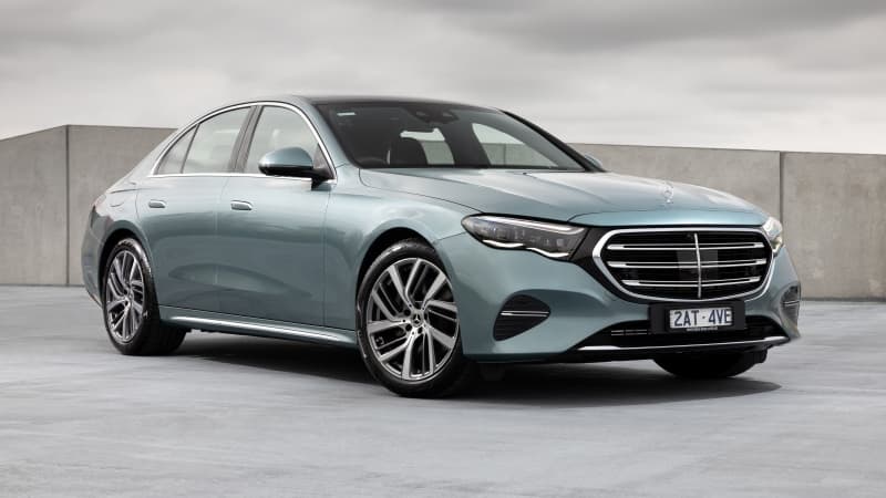 Mercedes-Benz E 200 Exclusive Line 2025 Wallpaper