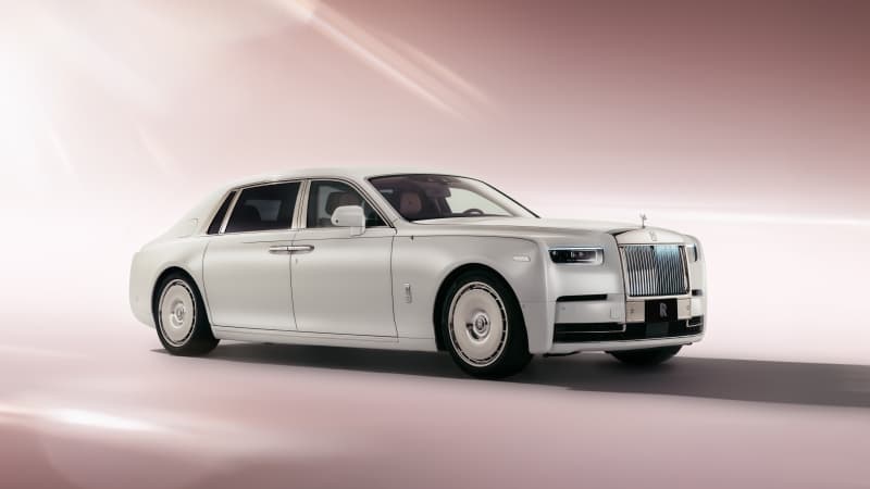 Rolls-Royce Phantom EWB Cherry Blossom 2025 Wallpaper