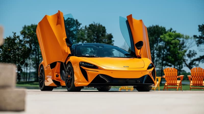 McLaren Artura Spider 2025 Wallpaper
