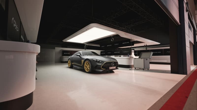 Mercedes-AMG GT 63 4MATIC+ 2025 Wallpaper