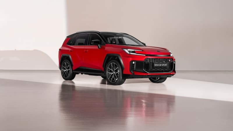 Toyota RAV4 PHEV GR Sport 2025 Wallpaper