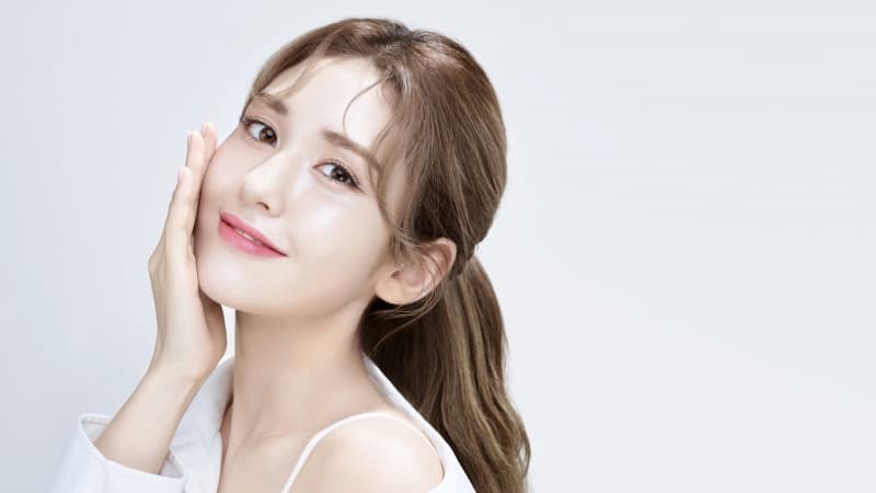 Jeon Somi Smiling Wallpaper