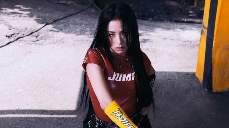 Jisoo - JUMP 8K Wallpaper