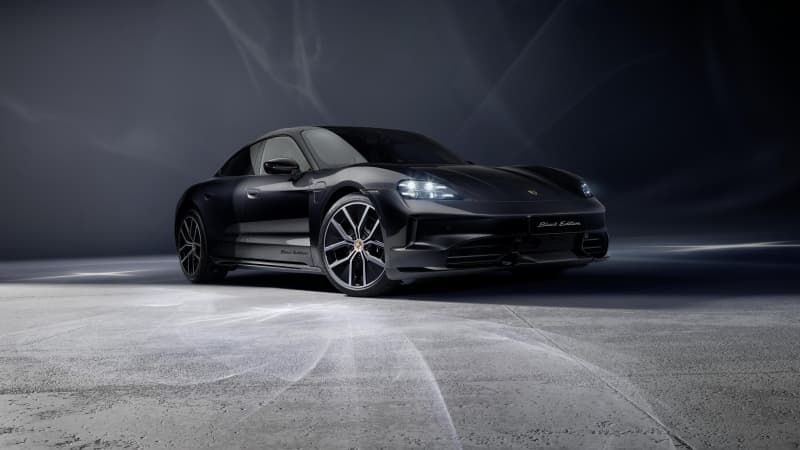Porsche Taycan 4S Black Edition Wallpaper