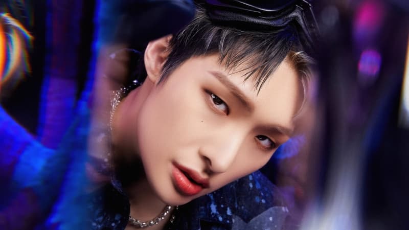 Mingi Neon Wallpaper