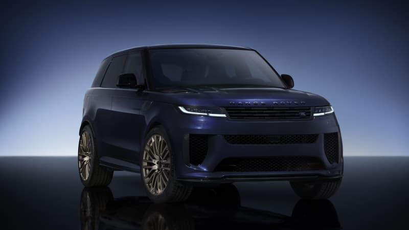 Range Rover Sport SV Nocturne 2025 Wallpaper