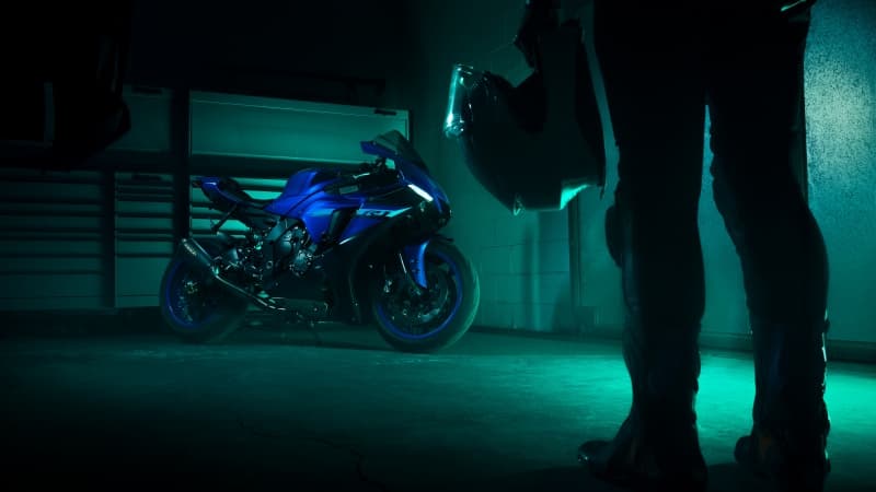 Yamaha YZF-R1 8K Wallpaper