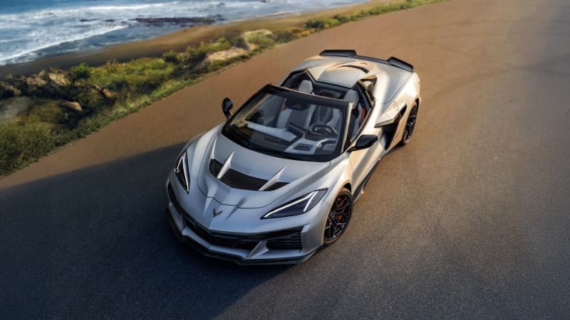 Chevrolet Corvette ZR1X Convertible Quail Silver Wallpaper