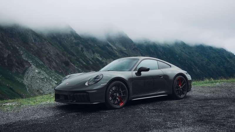 Porsche 911 Carrera 4 GTS Tribute to Transfagarasan Wallpaper