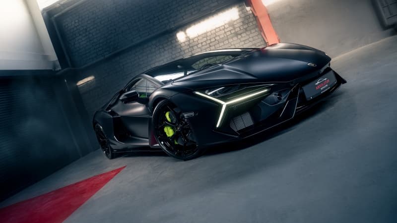 Lamborghini Revuelto Garage Wallpaper