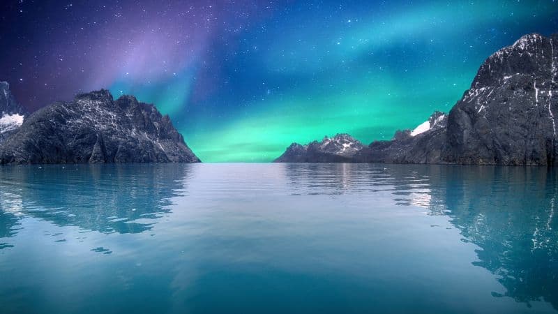 Northern Lights Sea Wallpaper