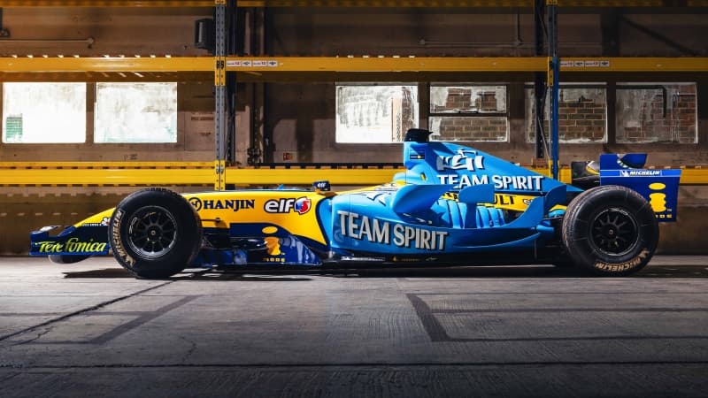 Renault R25 F1 Car Wallpaper