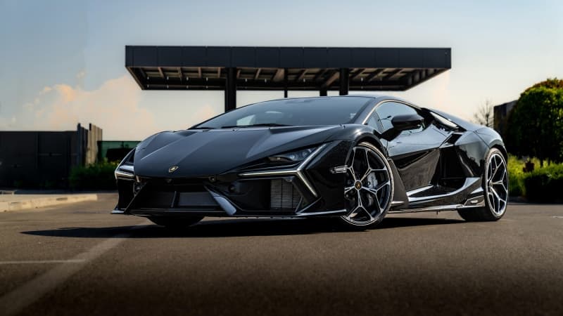 Lamborghini Revuelto Black cars Wallpaper