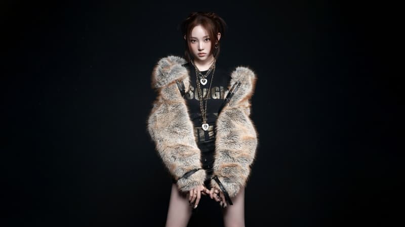 Youngseo Dark background Wallpaper