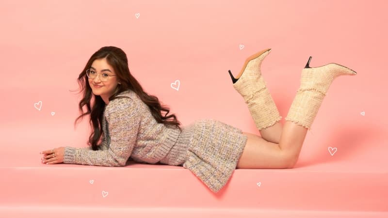 Anna Cathcart 8K Wallpaper