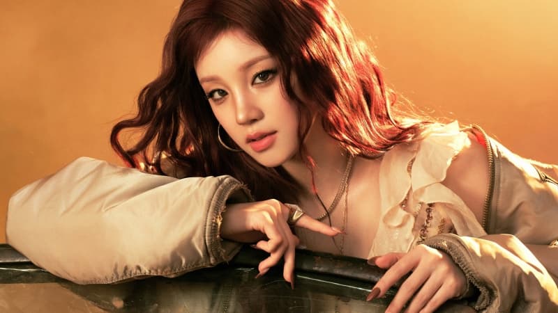 Yuqi Photoshoot Wallpaper