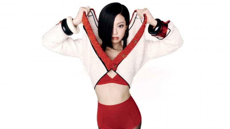 Jennie V Magazine Wallpaper