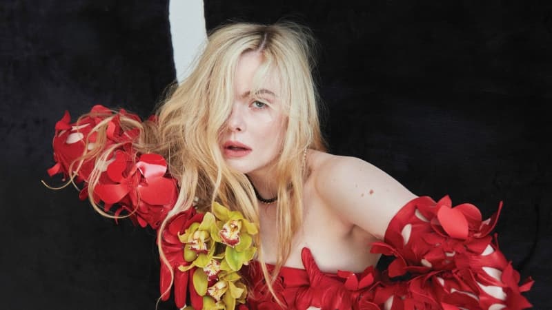 Elle Fanning Floral dress Wallpaper
