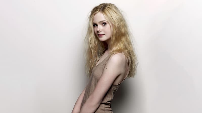 Elle Fanning 12K Wallpaper