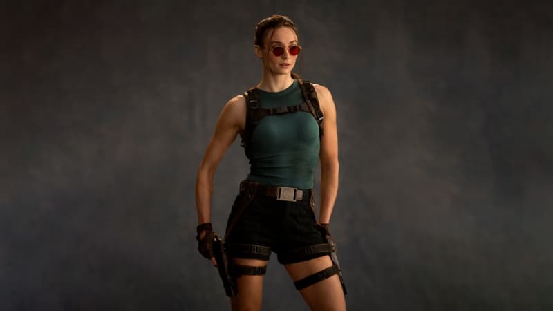 Sophie Turner Lara Croft Wallpaper