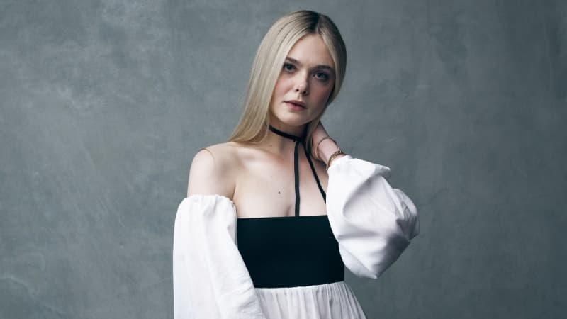 Elle Fanning Blonde Wallpaper