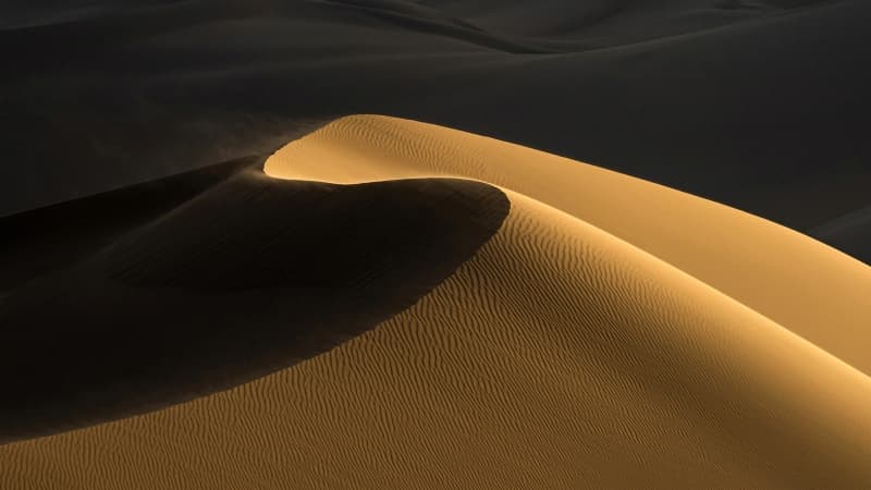 Golden hour Desert Wallpaper