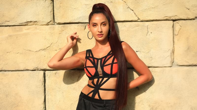 Nora Fatehi Red hair Wallpaper