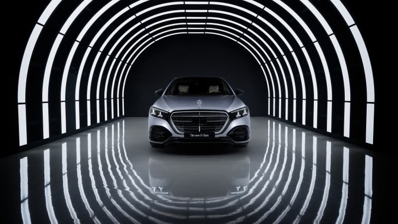 Mercedes-Benz S 580 e 4MATIC 2026 Wallpaper