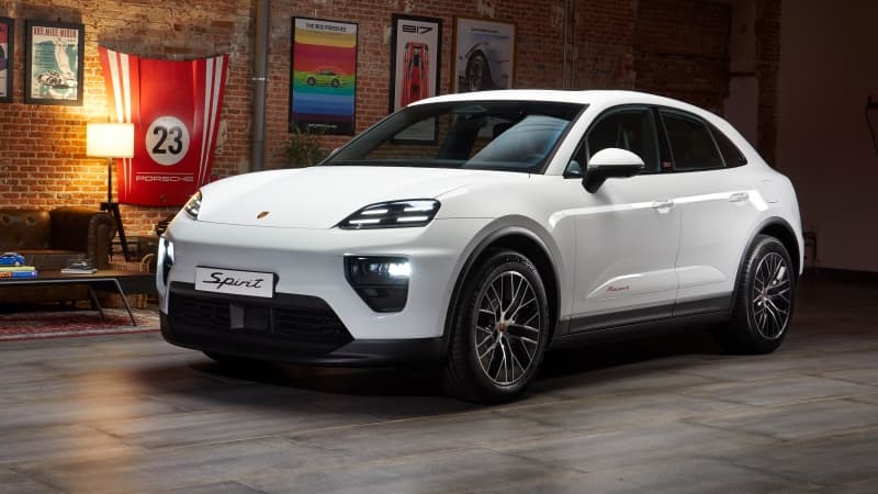 Porsche Macan 4 Spirit 2026 Wallpaper