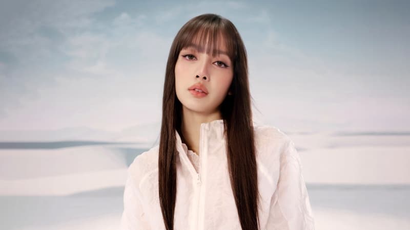 Lisa Spring Wallpaper