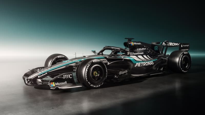 Mercedes-AMG F1 W17 E Performance 2026 Wallpaper