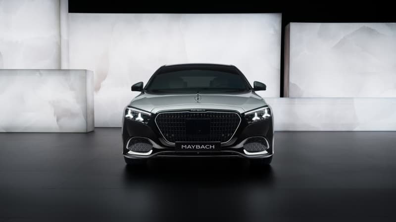 Mercedes-Maybach S 580 Night Series 2026 Wallpaper
