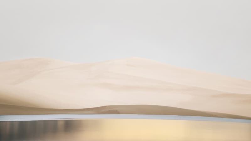 Desert Lake reflection Wallpaper