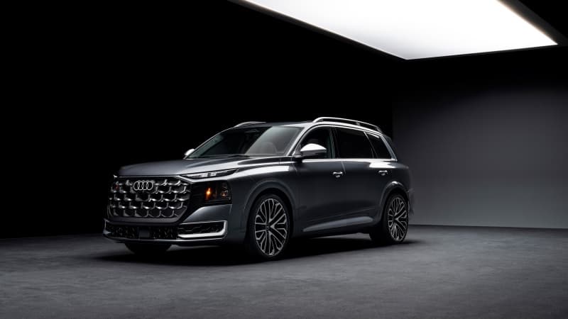 Audi SQ9 2027 Wallpaper