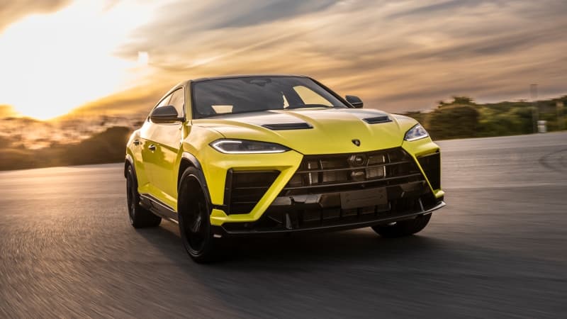 Lamborghini Urus SE Performante 2026 Wallpaper
