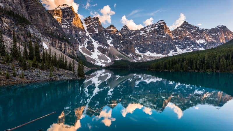 Moraine Lake 8K Wallpaper