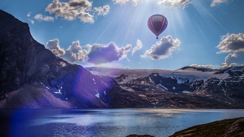 Hot air balloon Mountains Wallpaper