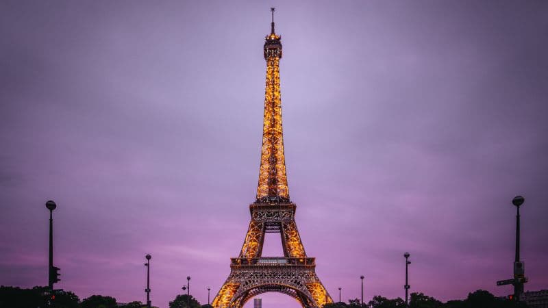 Eiffel Tower Aesthetic Wallpaper