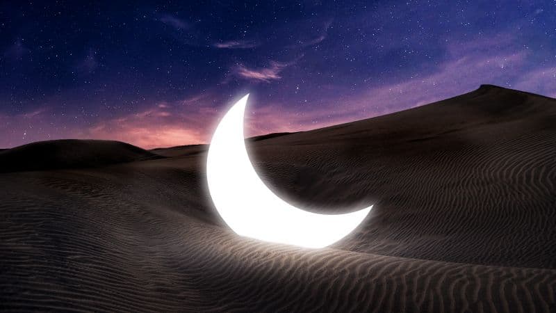 Half moon Fallen Wallpaper