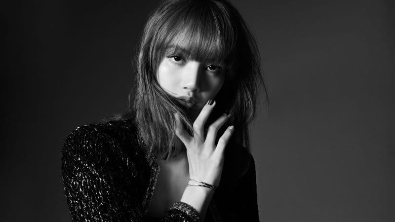 Lisa Monochrome Wallpaper