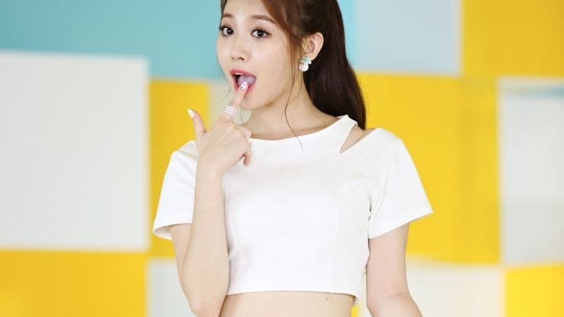 Yura K-Pop singer Wallpaper